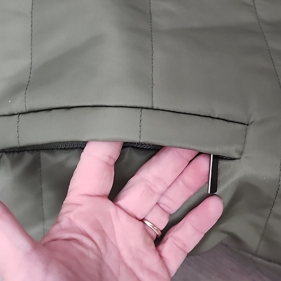 Frye Hunter Green Quilted Bomber Jacket, size Medium - Picture 4 of 9